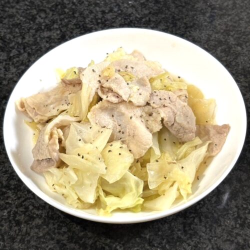 豚肉とキャベツの簡単蒸しの写真(千葉県君津市)